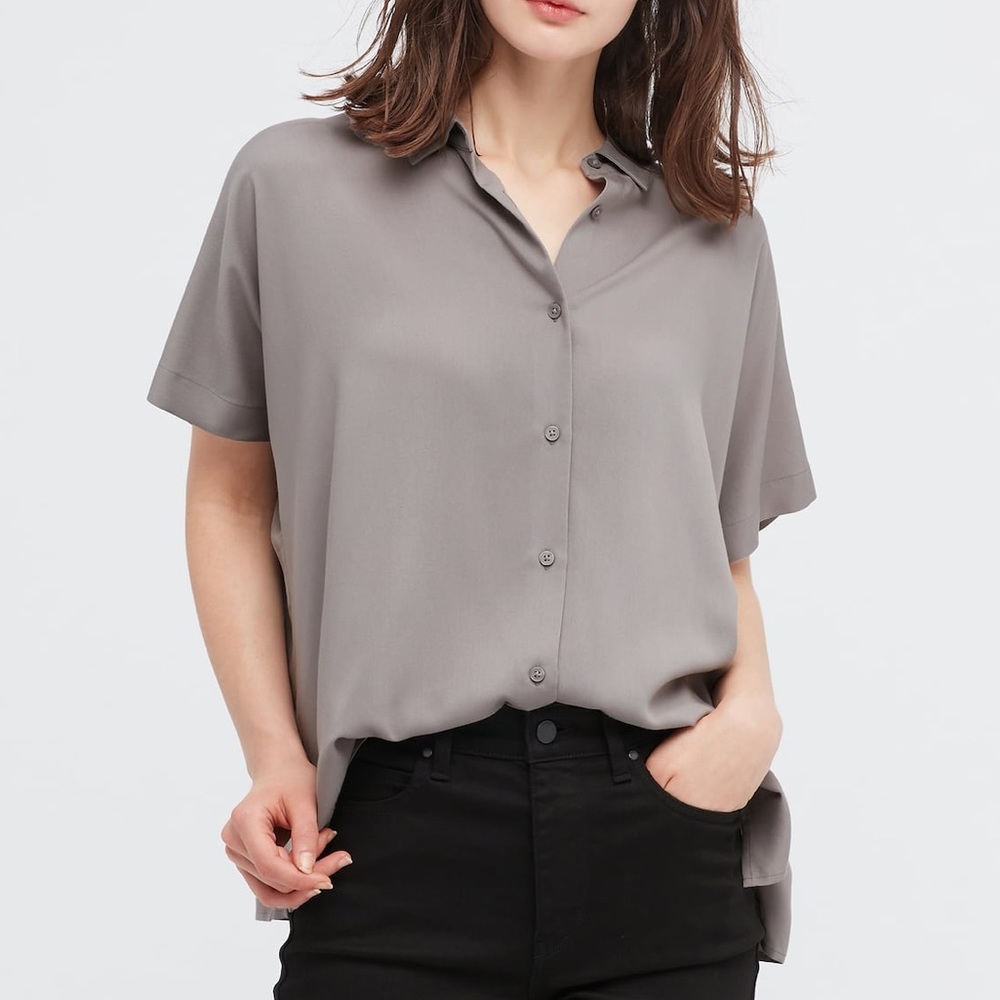 Uniqlo dark grey short sleeve button down